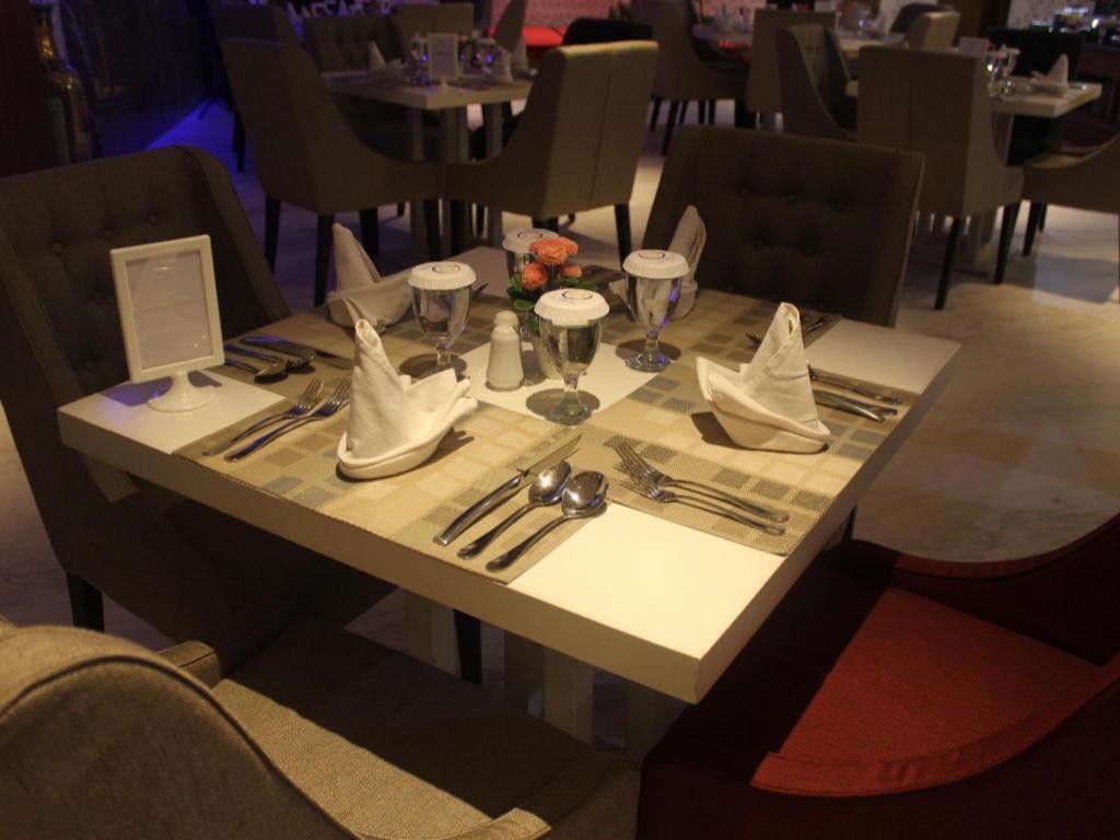 G'Sign Hotel Banjarmasin Banjarmasin  Buitenkant foto